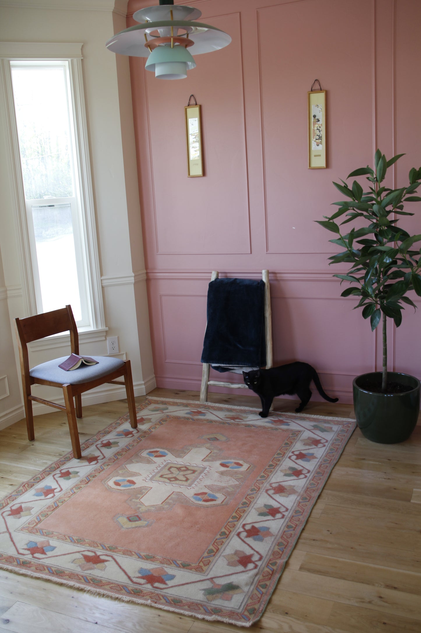 Handwoven vintage Turkish medium rug made of 100% wool.