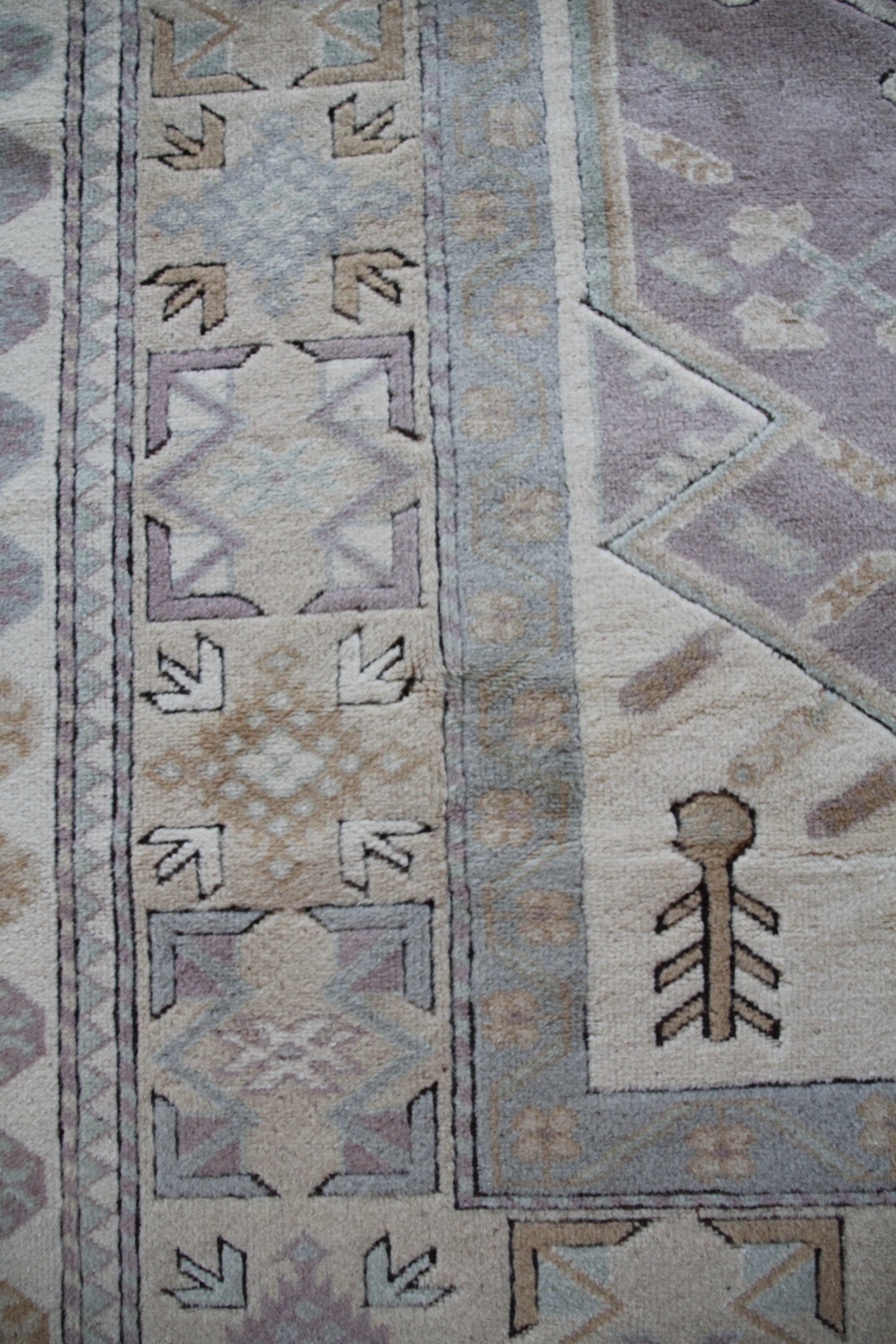 Handmade Vintage Turkish Medium Rug 5'5" X 8'2"