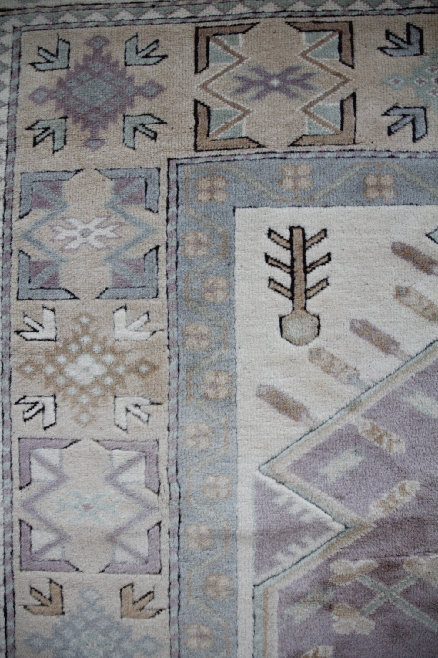 Handmade Vintage Turkish Medium Rug 5'5" X 8'2"