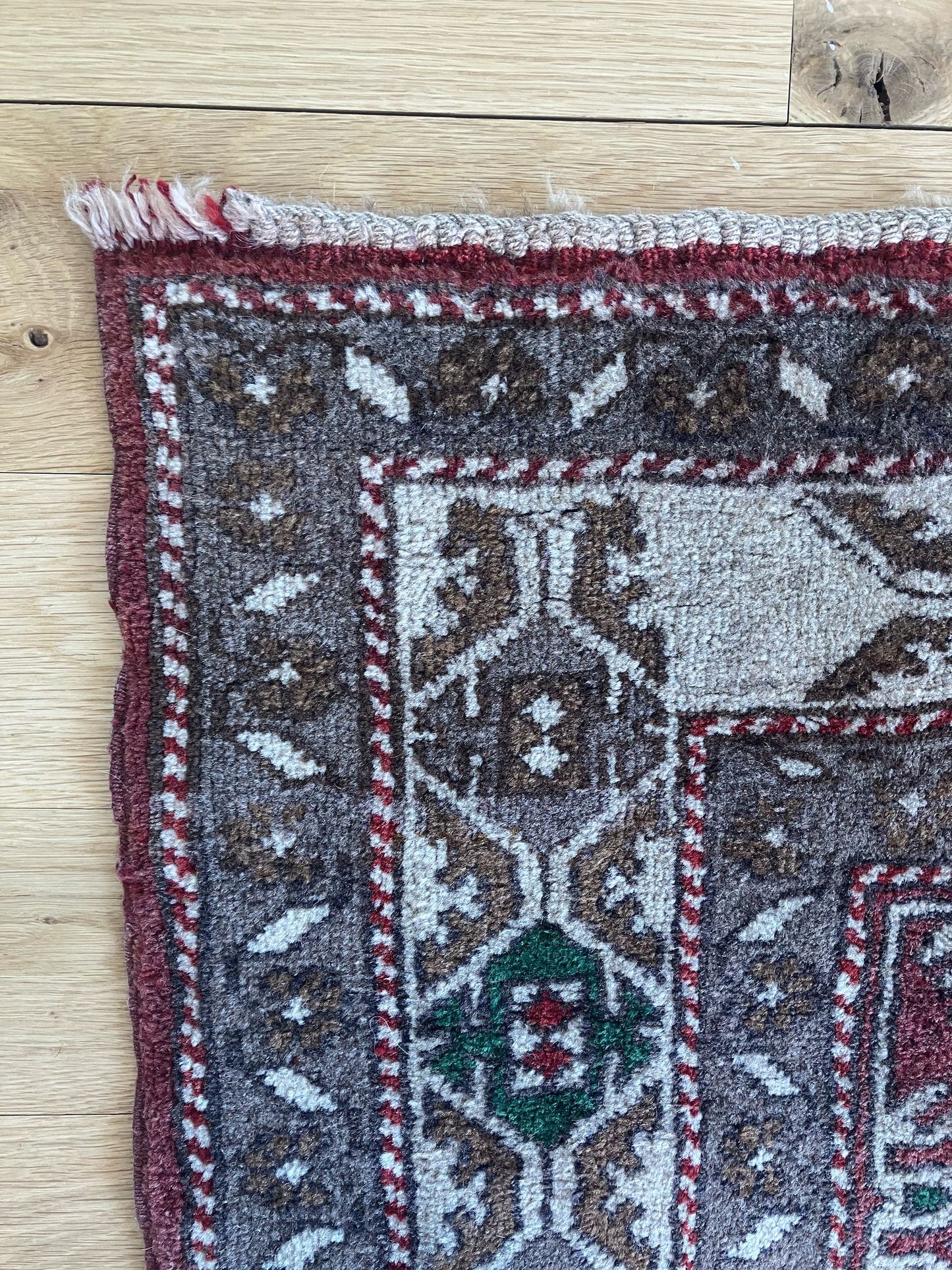 Handmade Vintage Turkish Medium Rug 5' X 7'5"