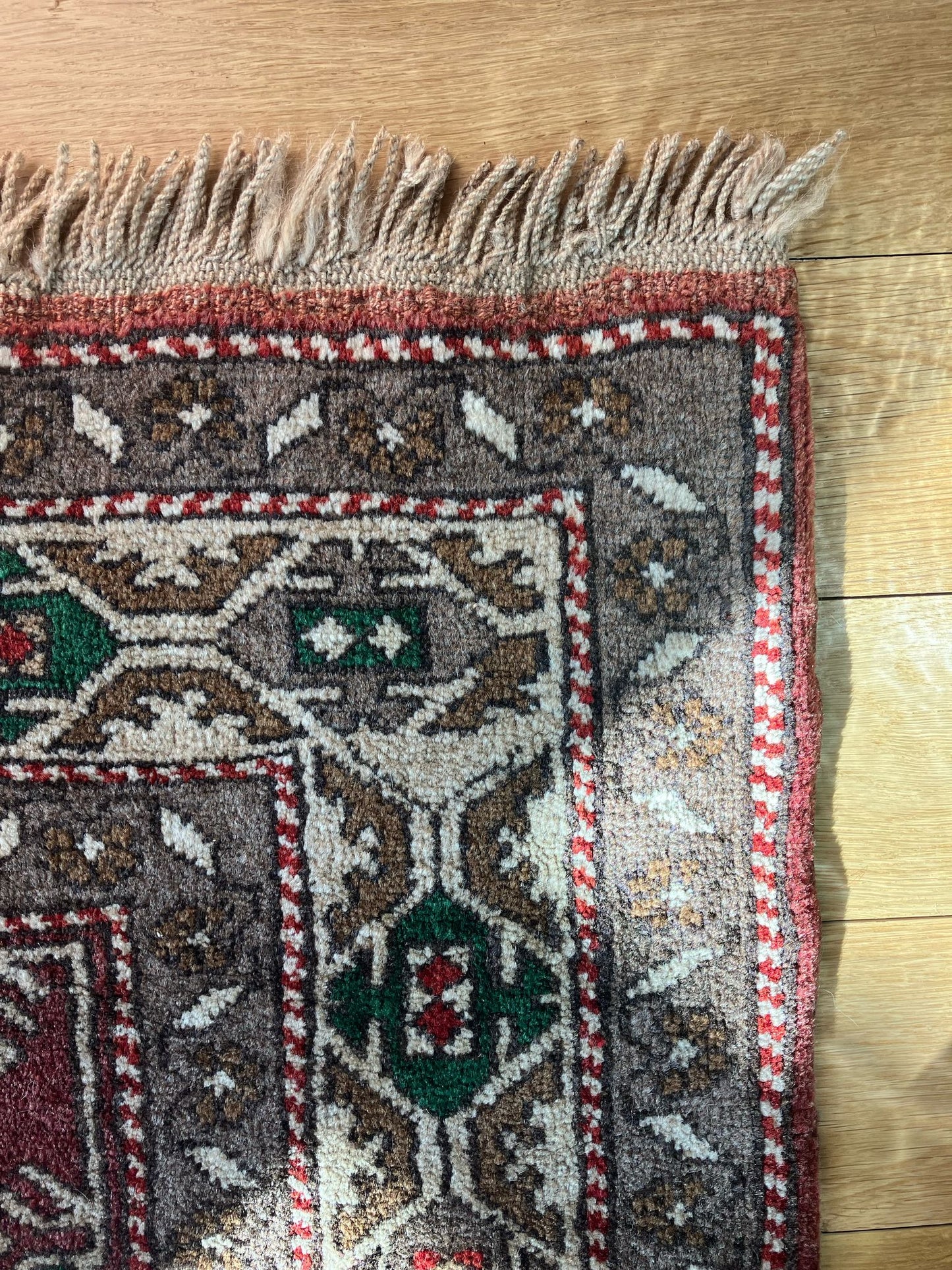 Handmade Vintage Turkish Medium Rug 5' X 7'5"