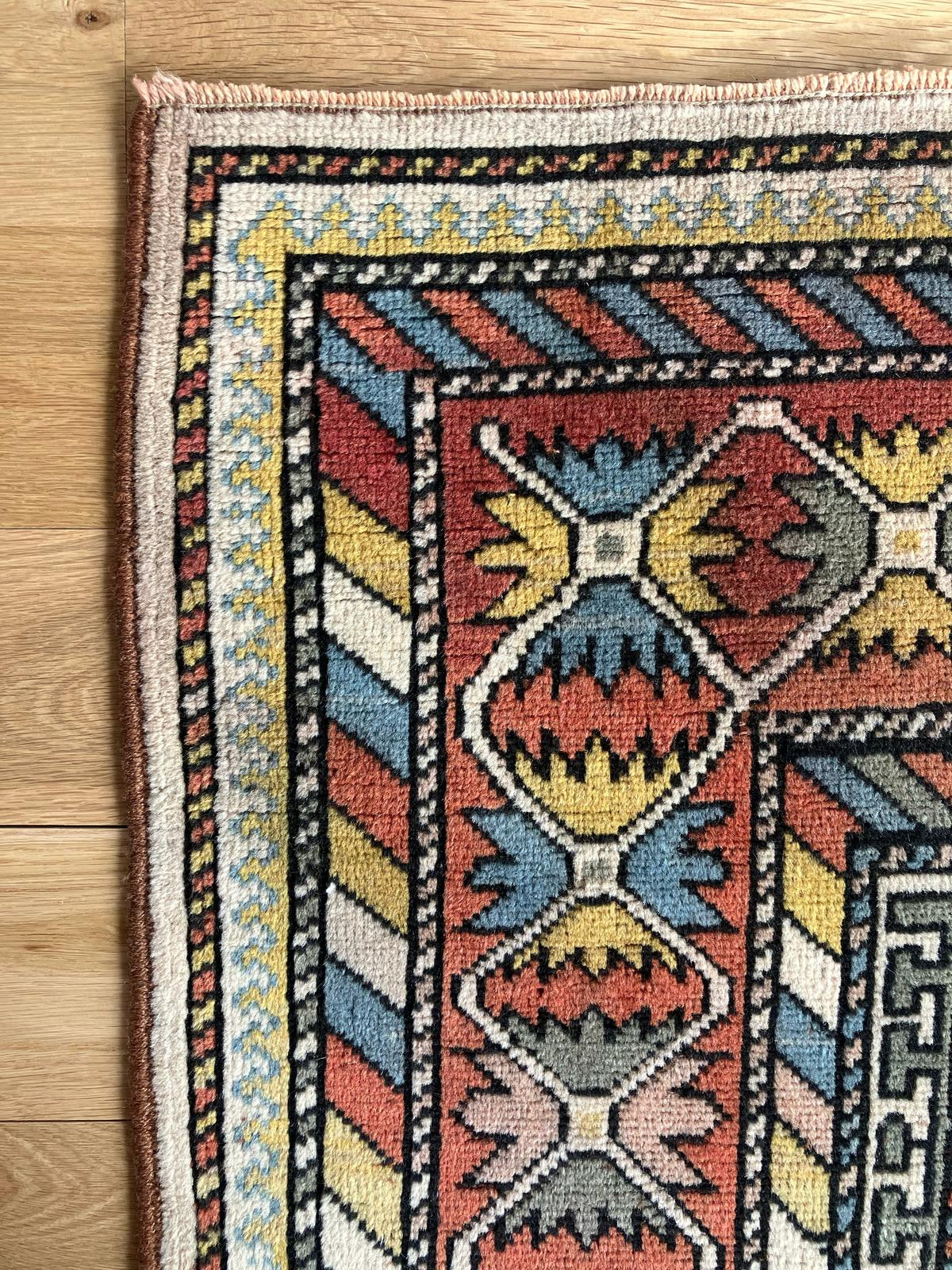 Handmade Vintage Turkish Medium Rug 5' X 6'5"