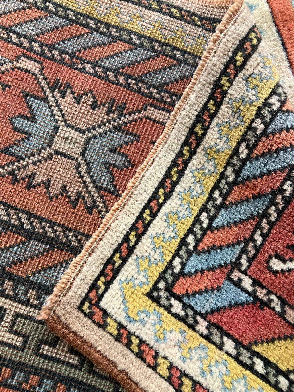 Handmade Vintage Turkish Medium Rug 5' X 6'5"