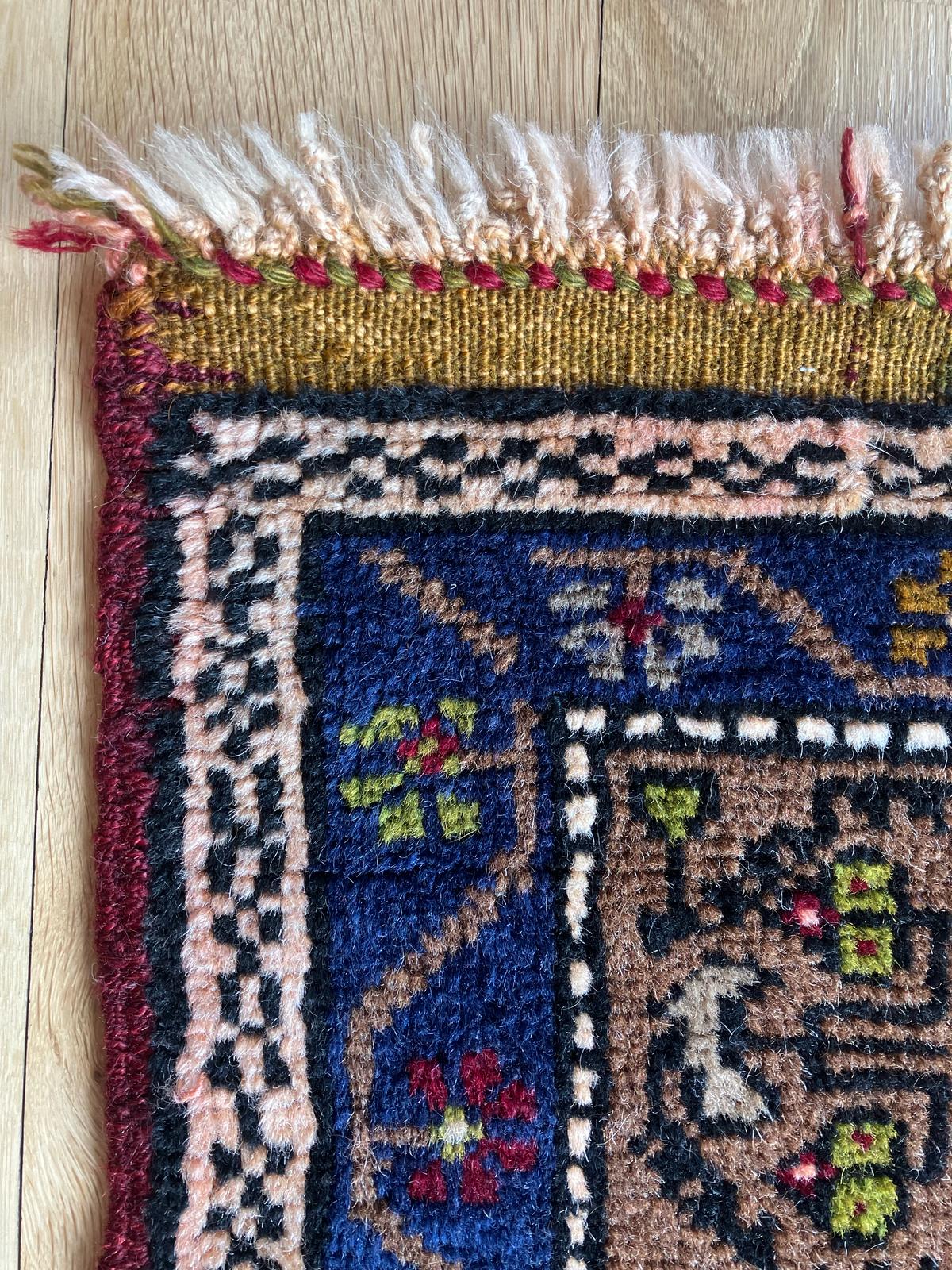 Handmade Vintage Turkish Medium Rug 3'9" X 6'5"