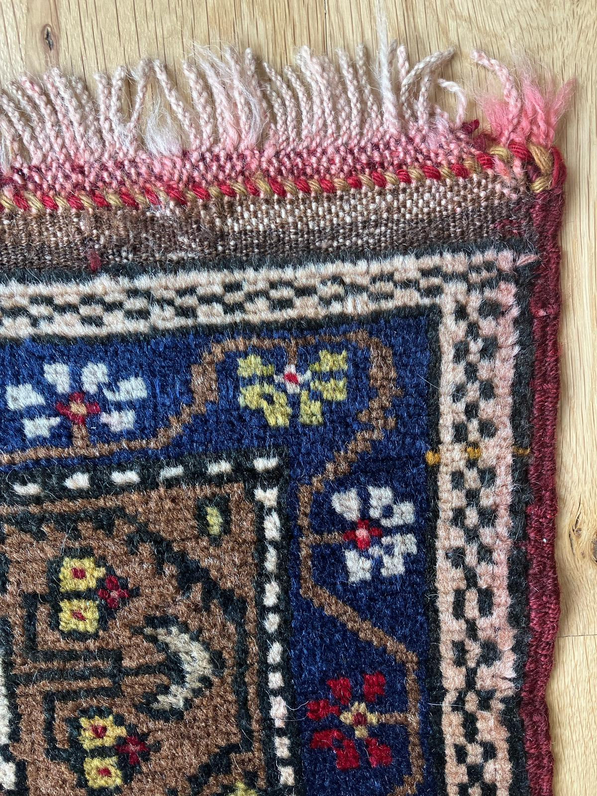 Handmade Vintage Turkish Medium Rug 3'9" X 6'5"