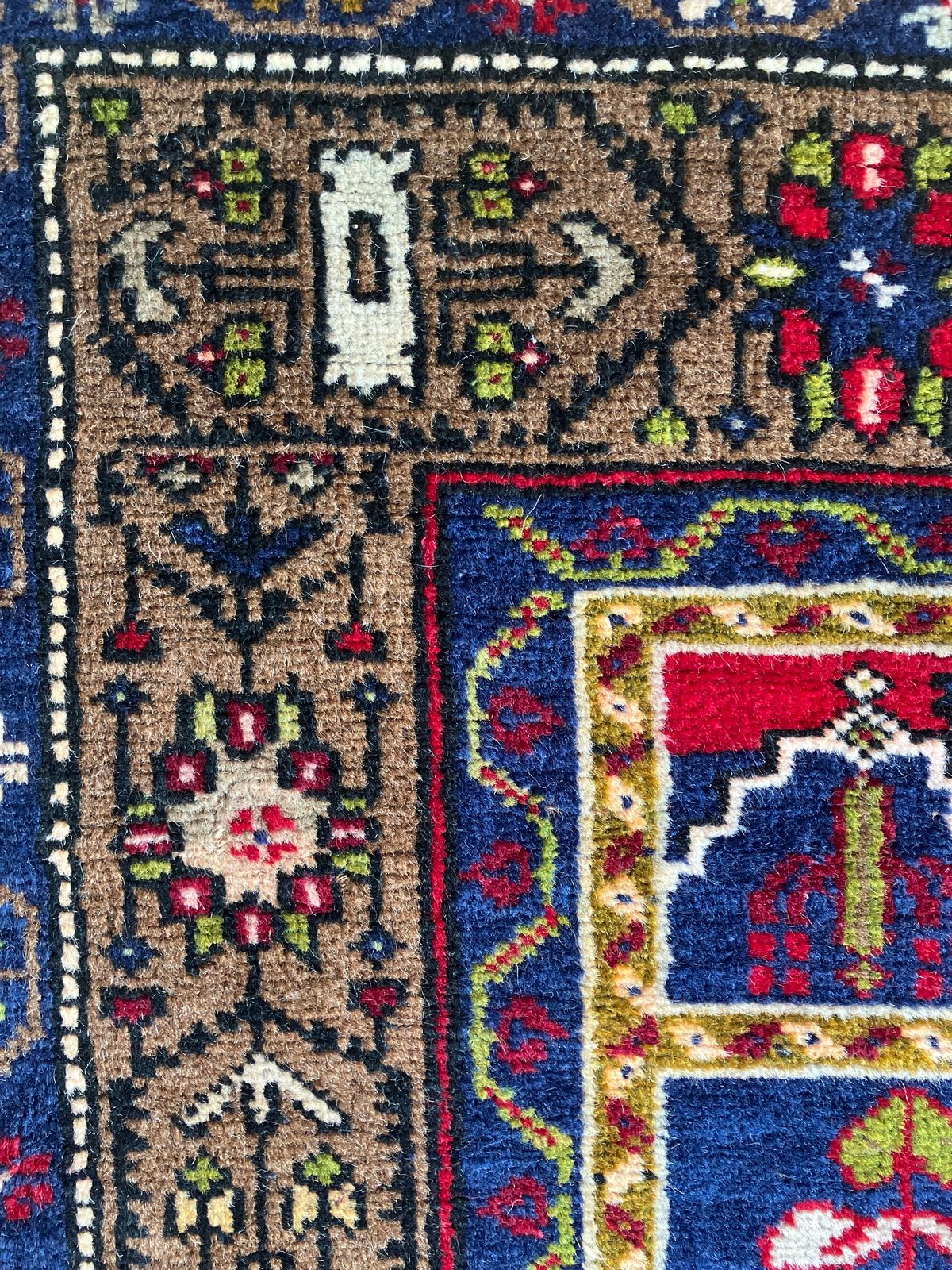 Handmade Vintage Turkish Medium Rug 3'9" X 6'5"