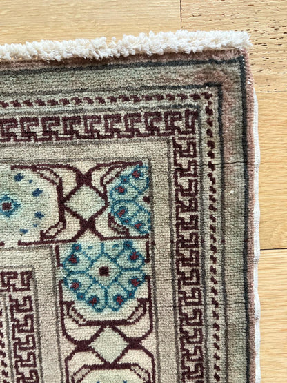 Handmade Vintage Turkish Medium Rug 3'10" X 6'