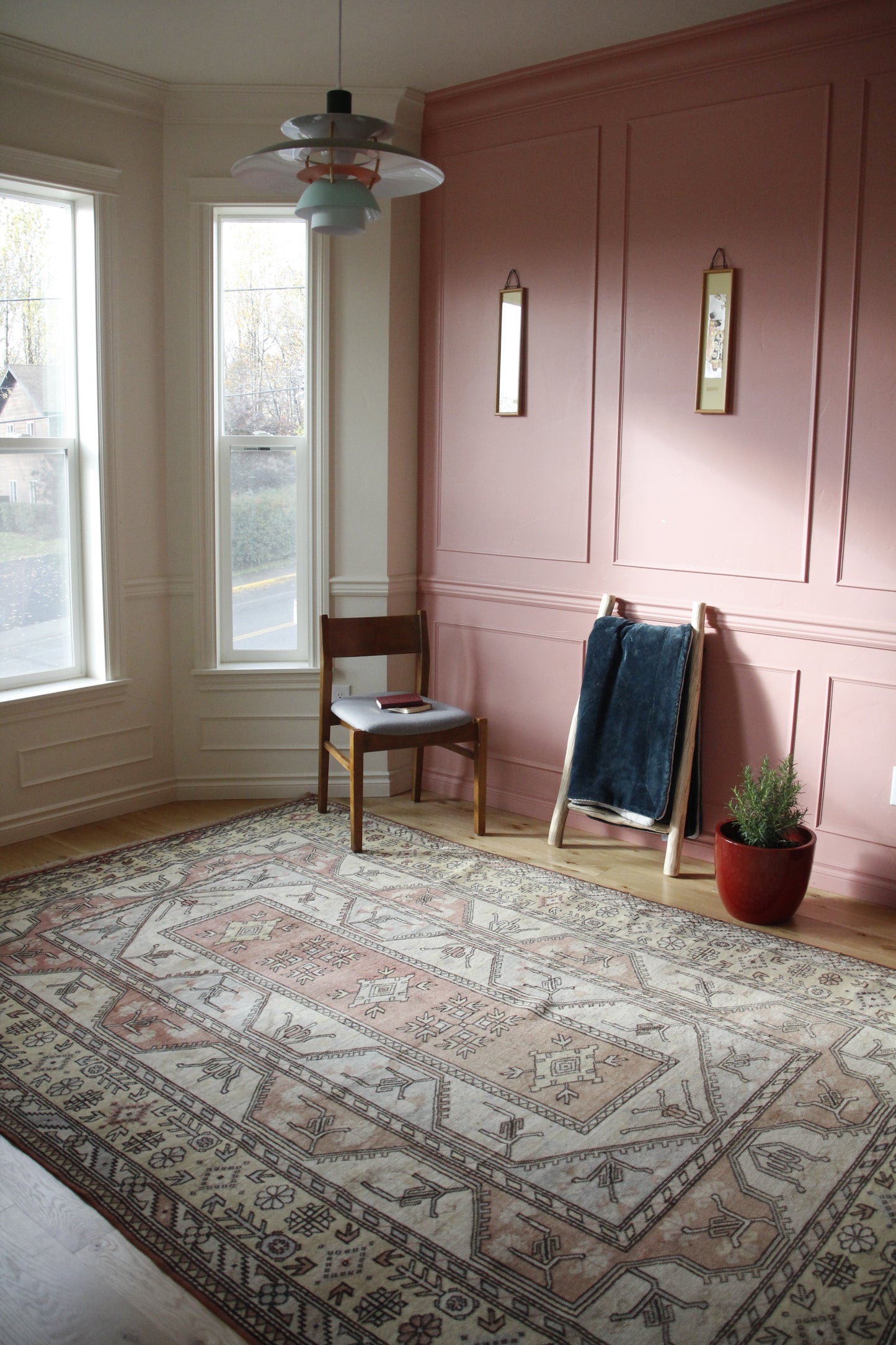 Handmade vintage Turkish large rug made of 100% wool.