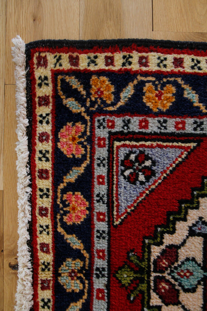 Handmade Vintage Turkish Small Rug 2'7" X 2'7"