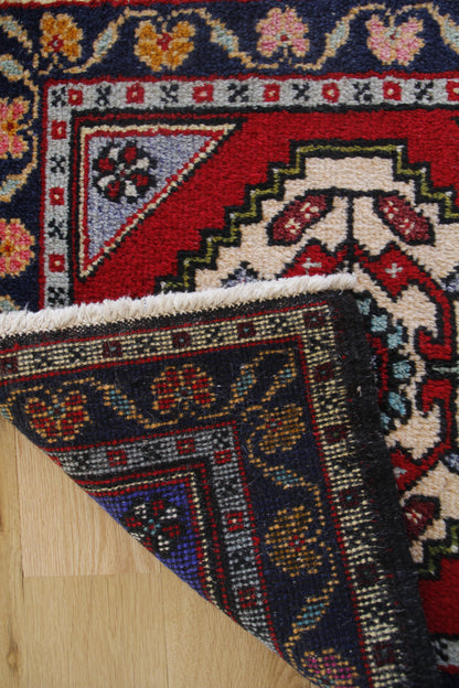 Handmade Vintage Turkish Small Rug 2'7" X 2'7"