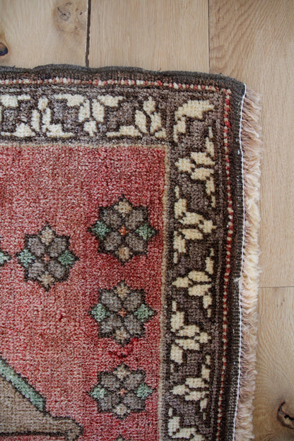 Handmade Vintage Turkish Entryway Rug 1'7" X 2'7"