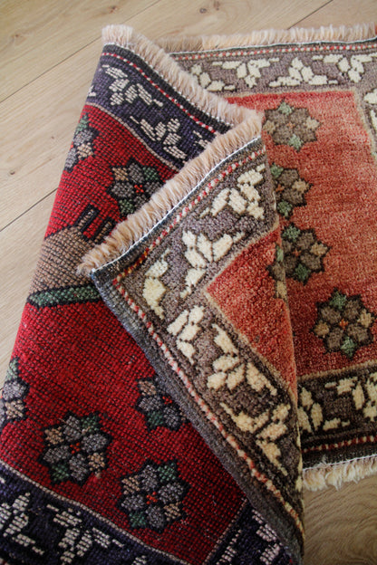 Handmade Vintage Turkish Entryway Rug 1'7" X 2'7"
