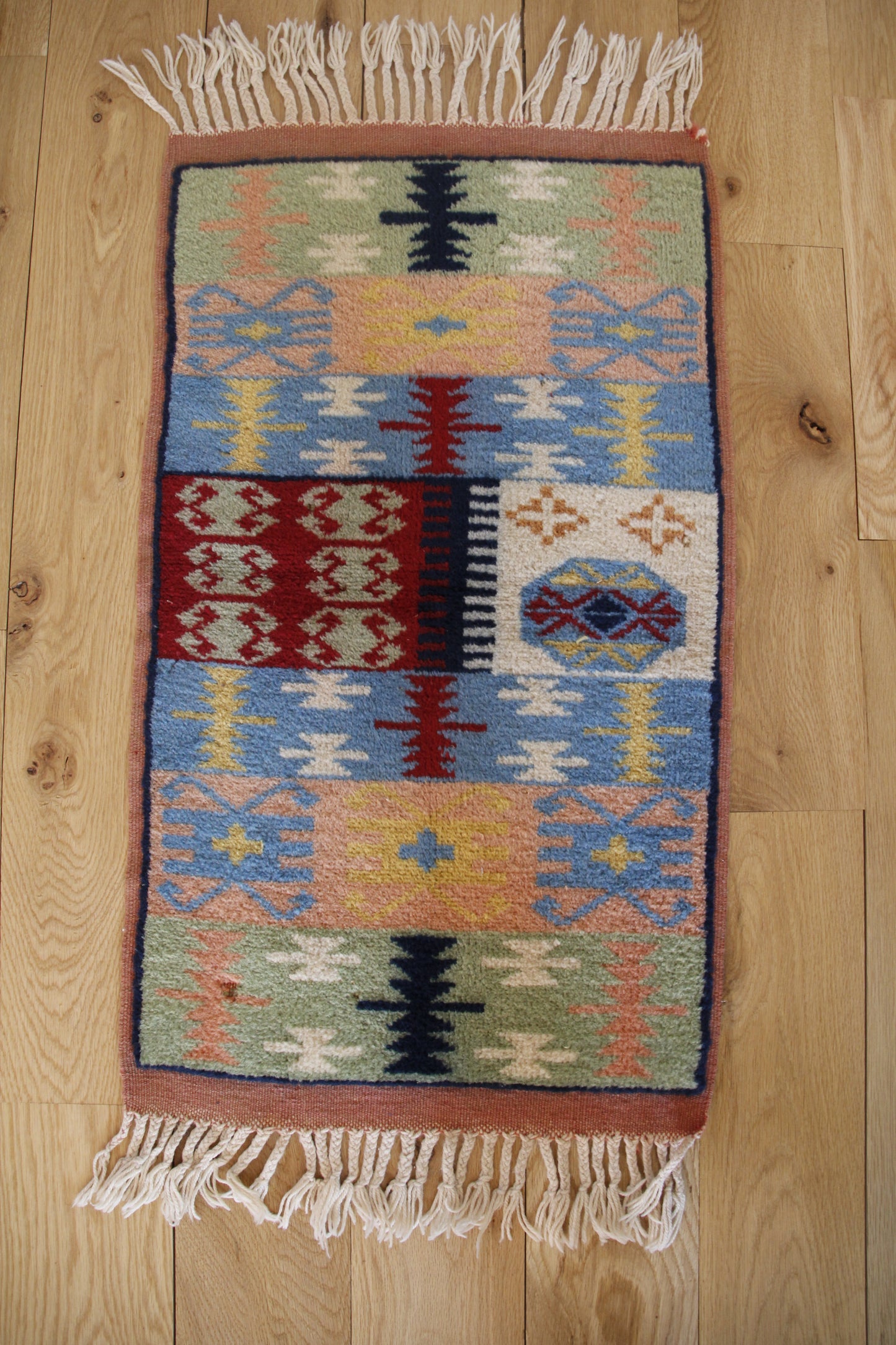 Handmade Vintage Turkish Entryway Rug 1'5" X 2'11"