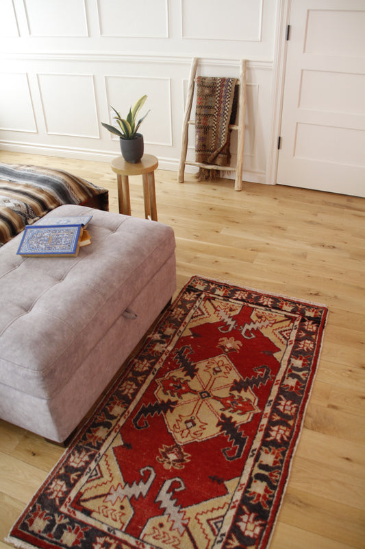 Handmade Vintage Turkish Small Rug 2'6" X 5'