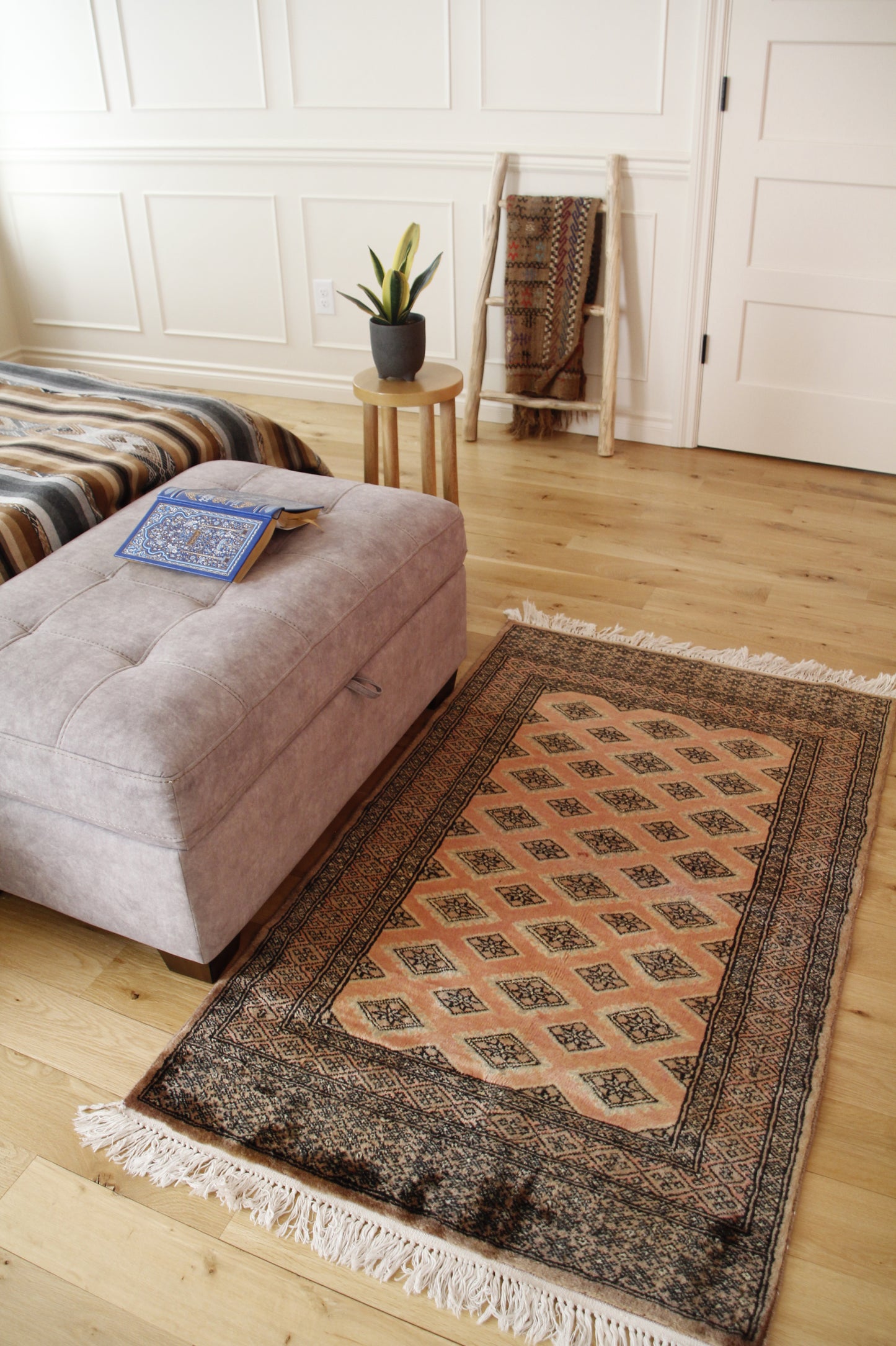 Handmade Vintage Indian Small Rug 3' X 5'4"
