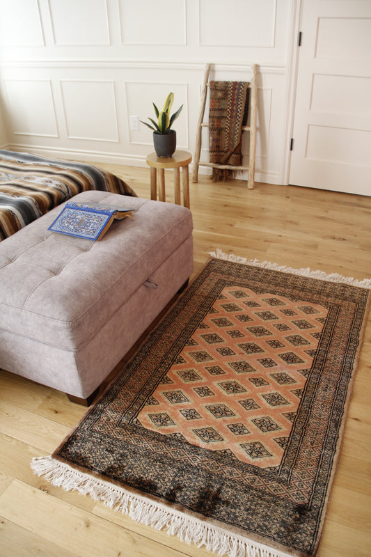 Handmade Vintage Indian Small Rug 3' X 5'4"