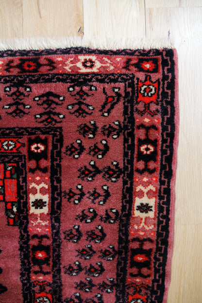 Handmade Vintage Turkish Medium Rug 4' X 6'4"
