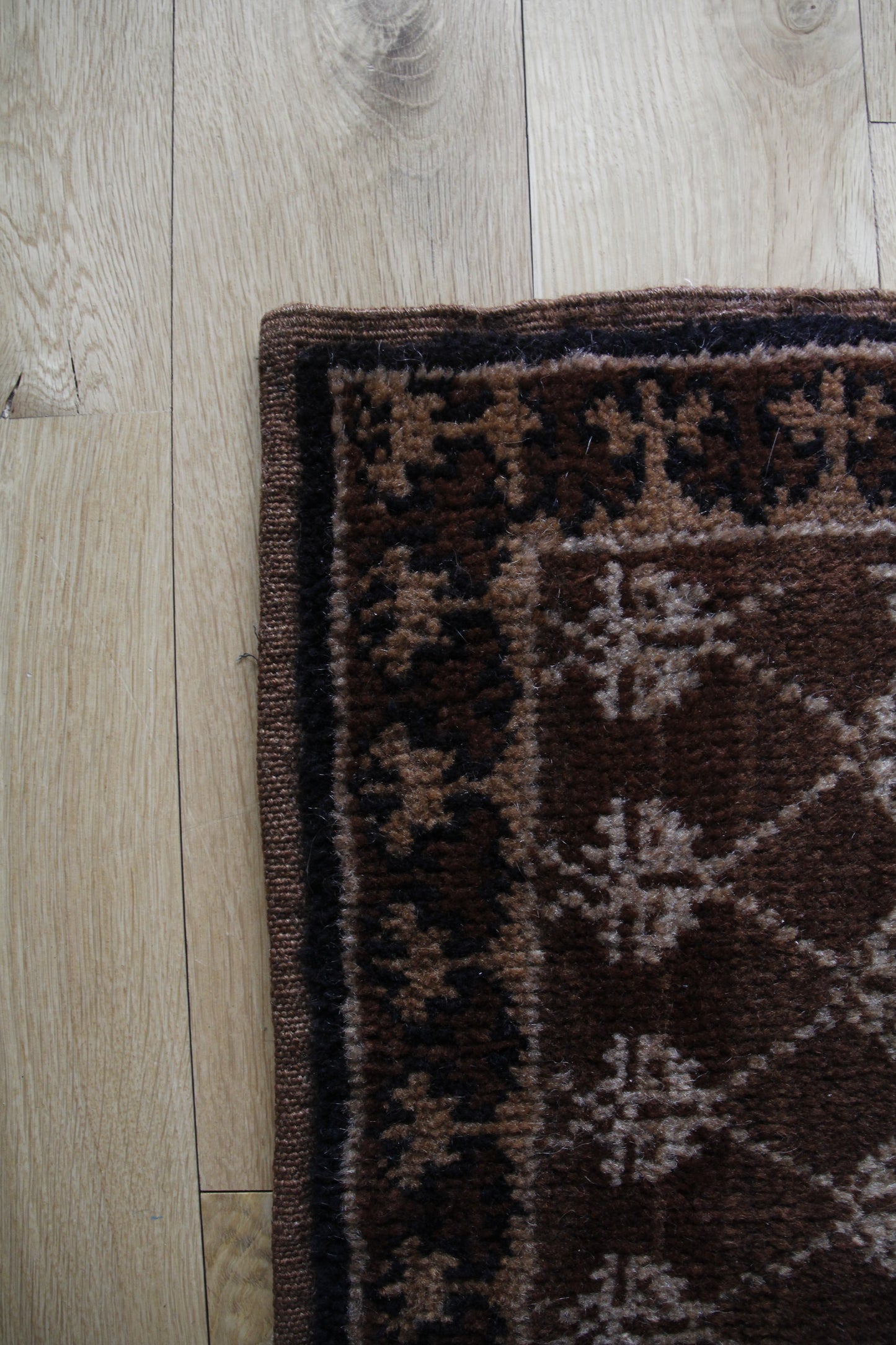Handmade Vintage Turkish Entryway Rug 1'6" X 2'4"