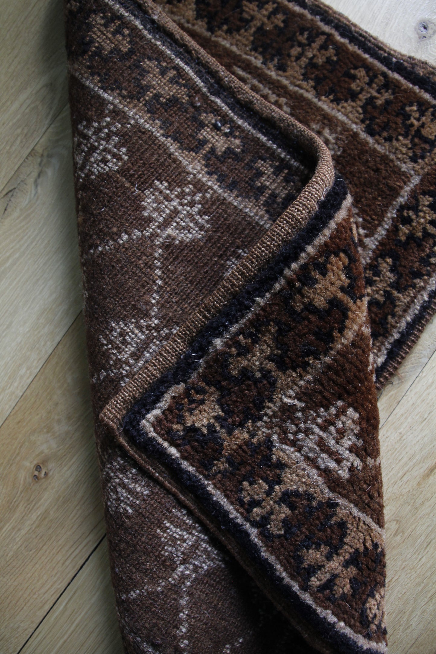 Handmade Vintage Turkish Entryway Rug 1'6" X 2'4"