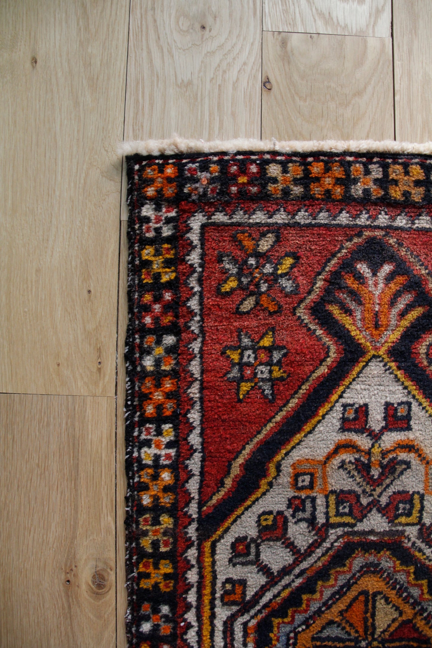 Handmade Vintage Turkish Entryway Rug 1'6" X 3'2"
