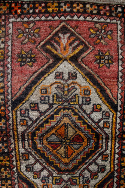 Handmade Vintage Turkish Entryway Rug 1'6" X 3'2"