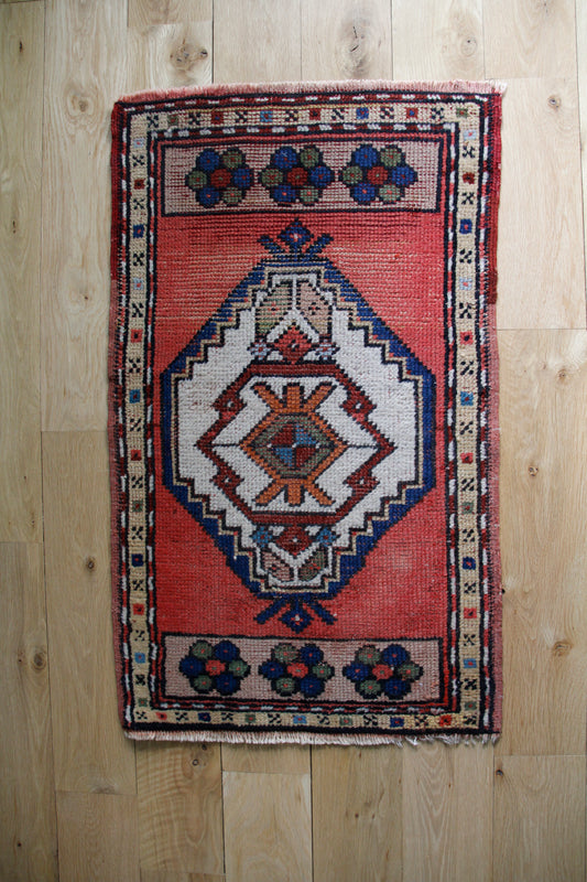 Handmade Vintage Turkish Entryway Rug 1'9" X 3'