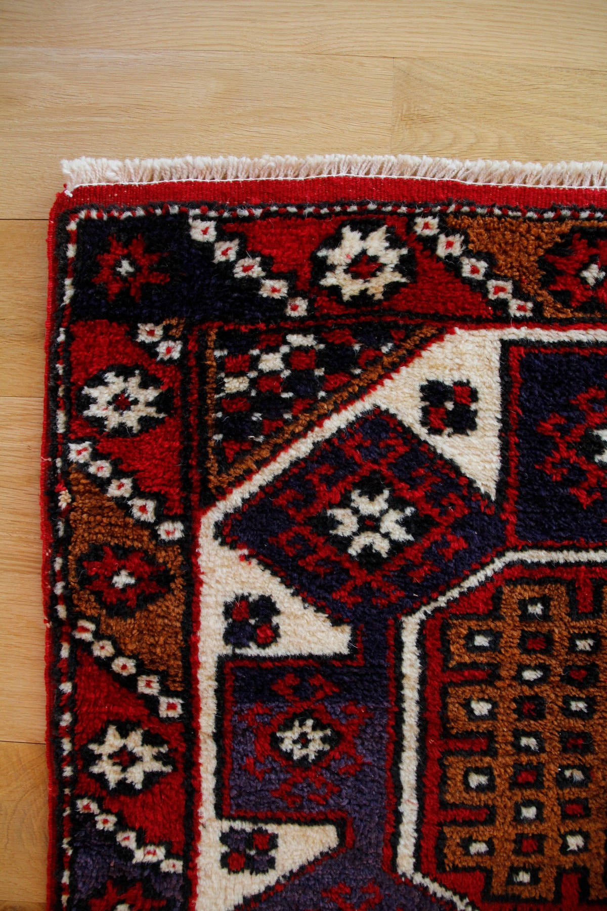 Handmade Vintage Turkish Small Rug 2'8" X 4'9"