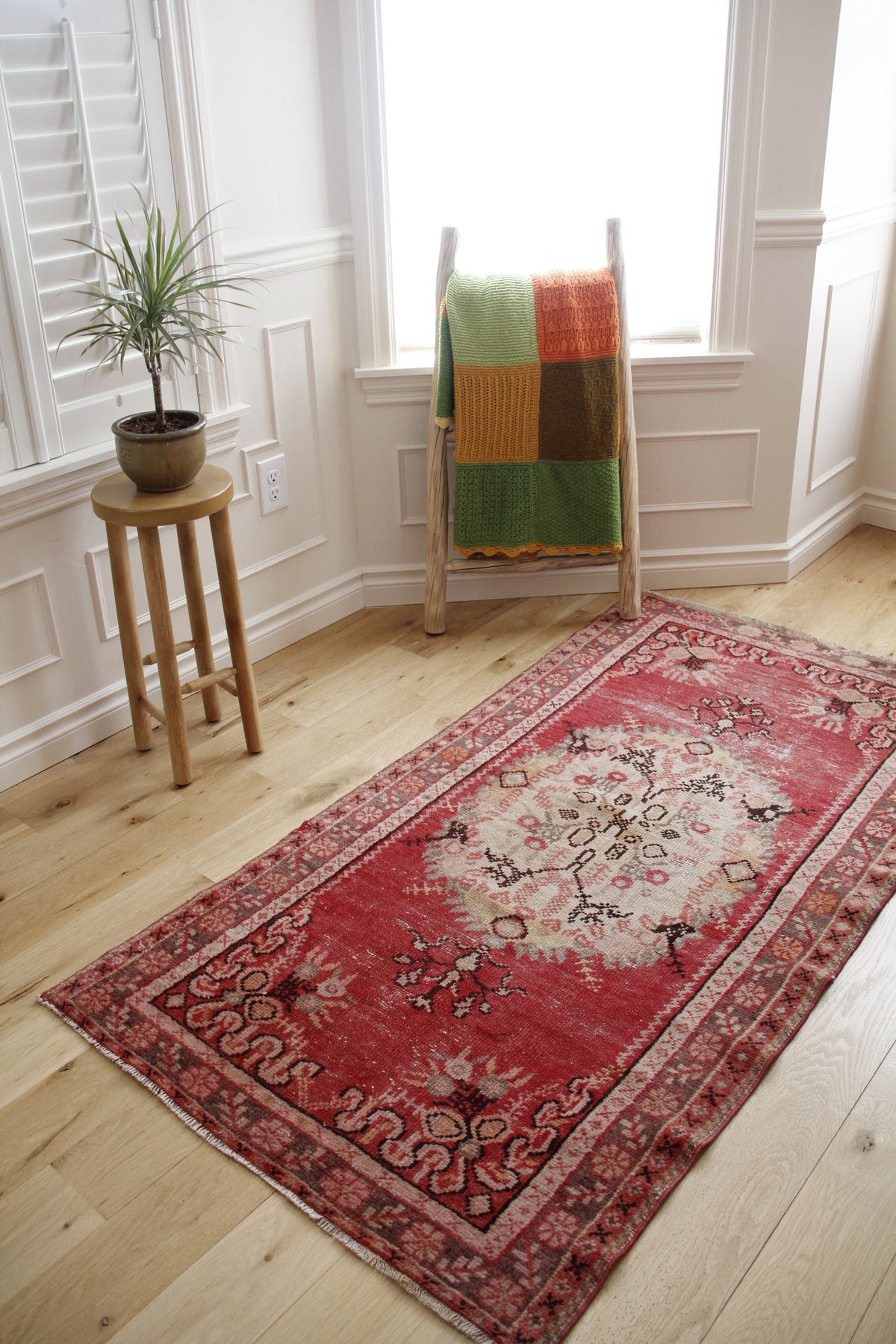 Handmade Vintage Turkish Medium Rug 3'1" X 5'11"