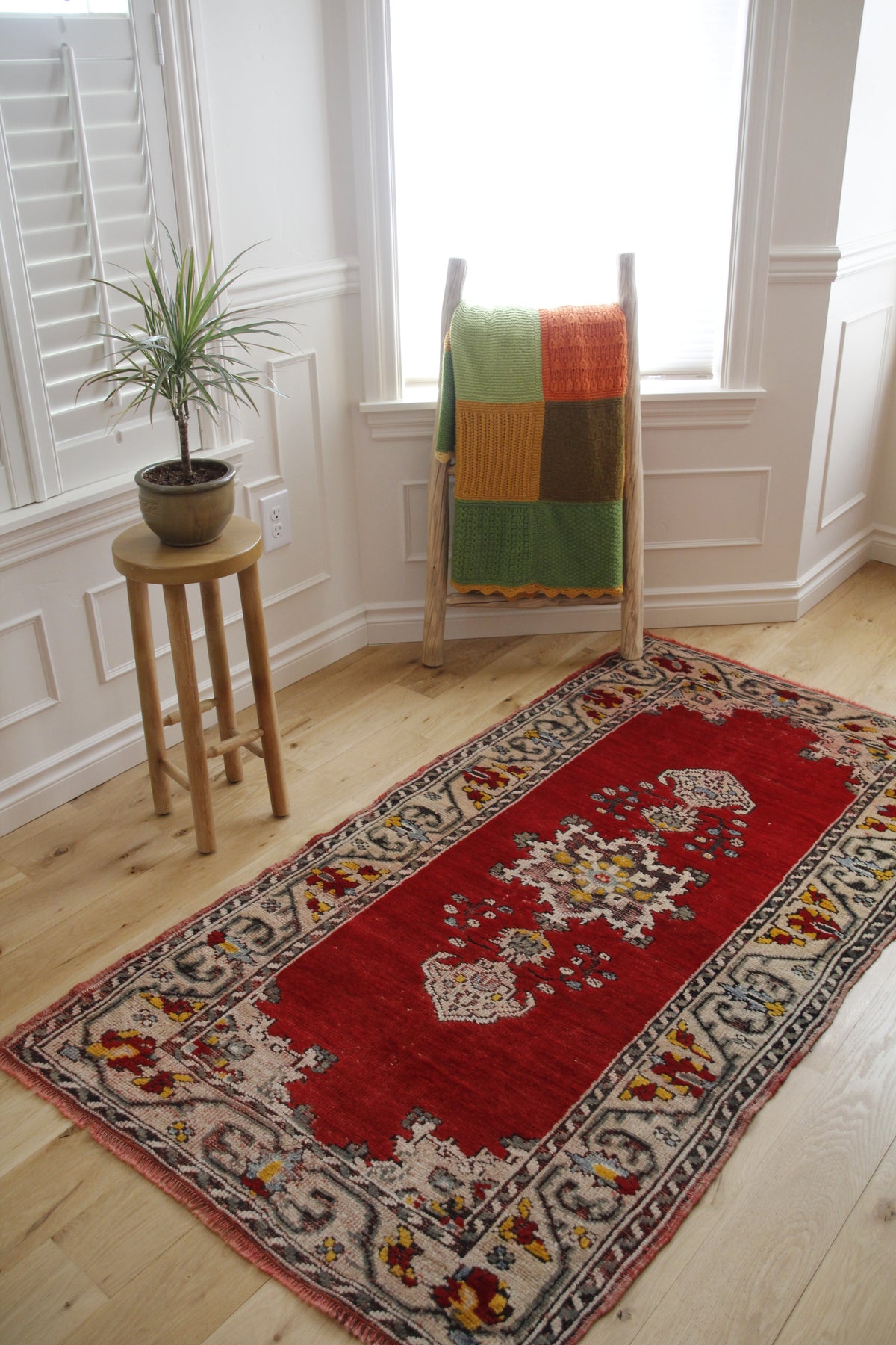 Handmade Vintage Turkish Small Rug 3'1" X 5'10"