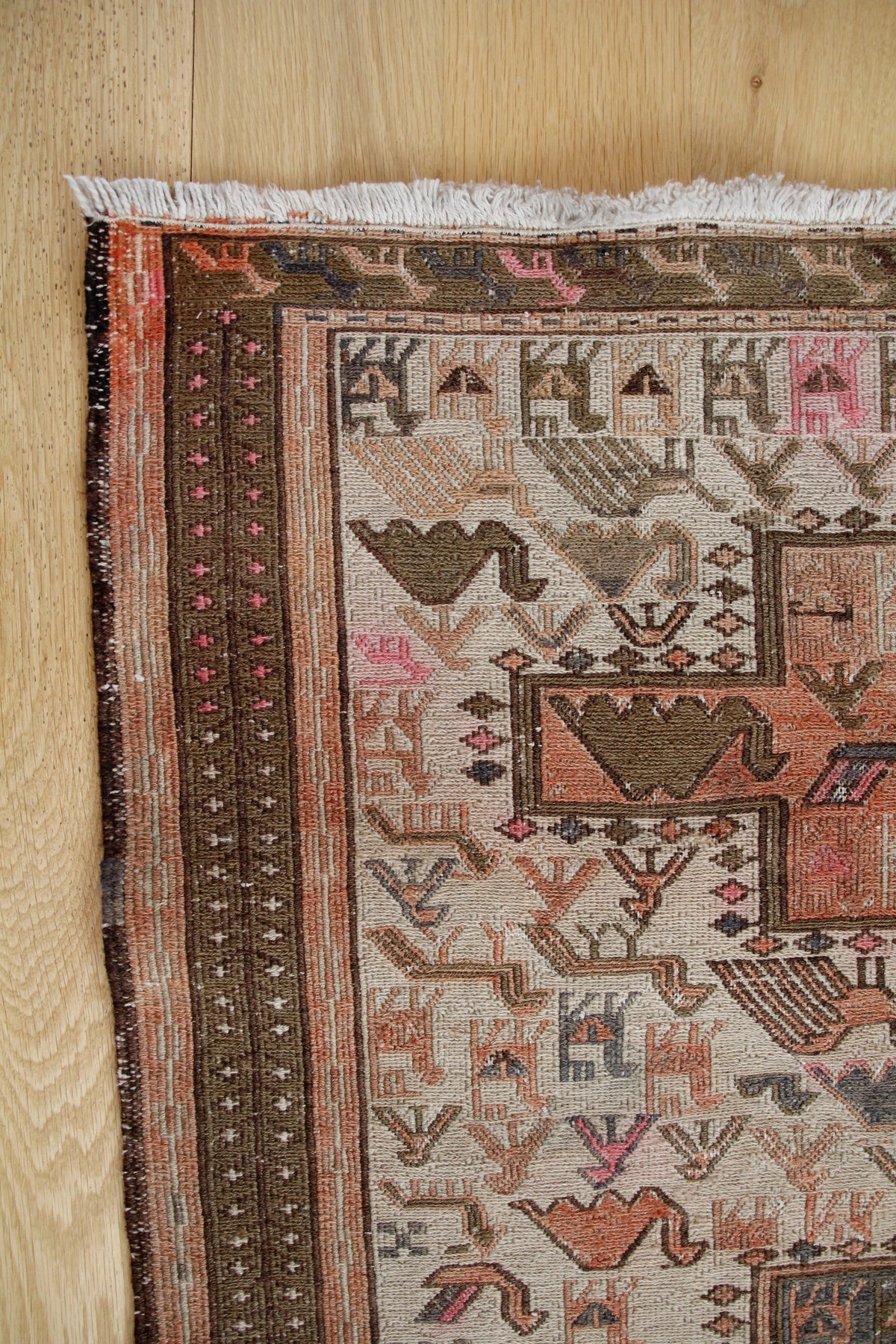 Handmade Vintage Medium Rug 3'6" X 4'10"