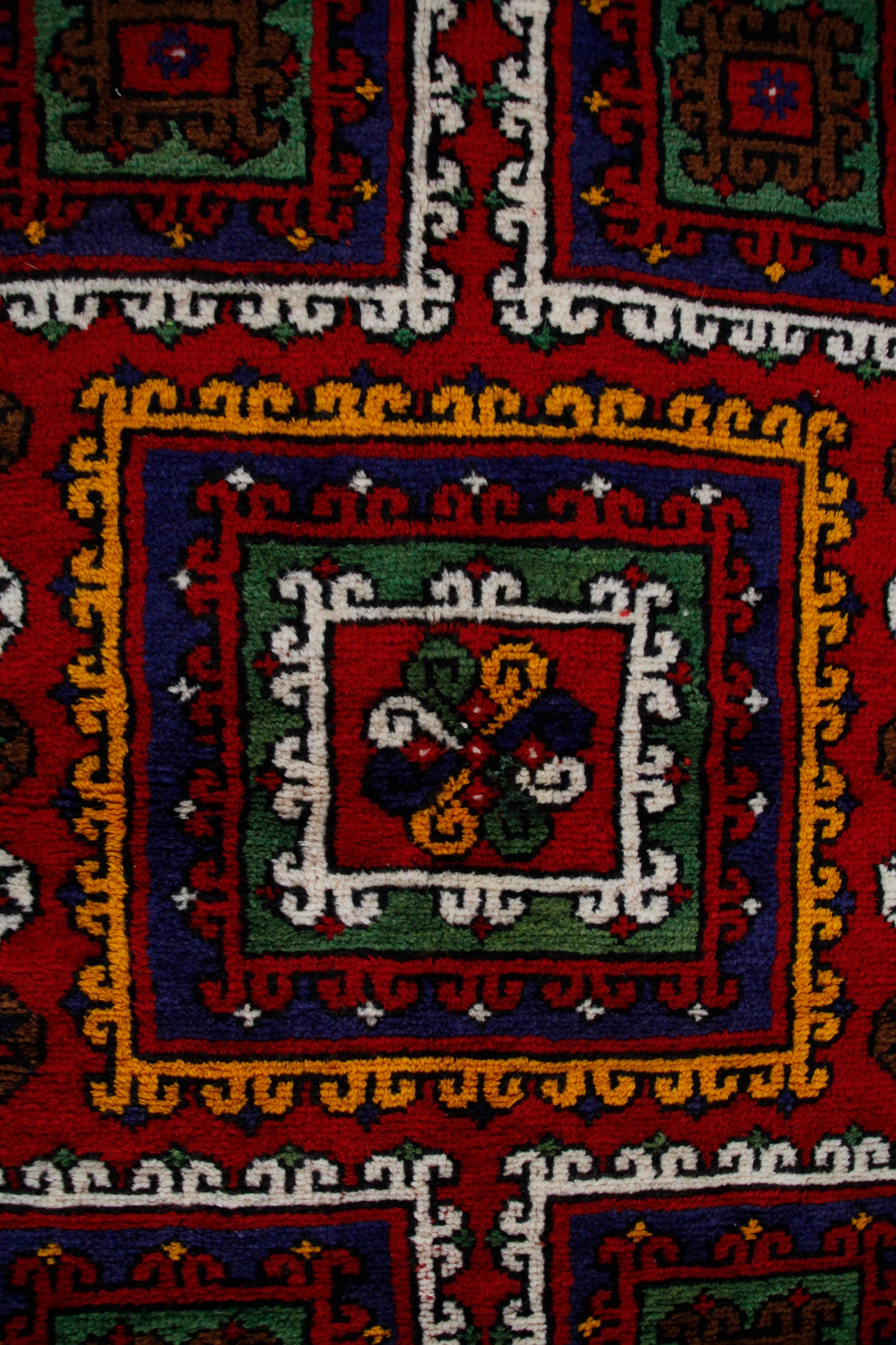 Handmade Vintage Turkish Medium Rug 4' X 6'4"