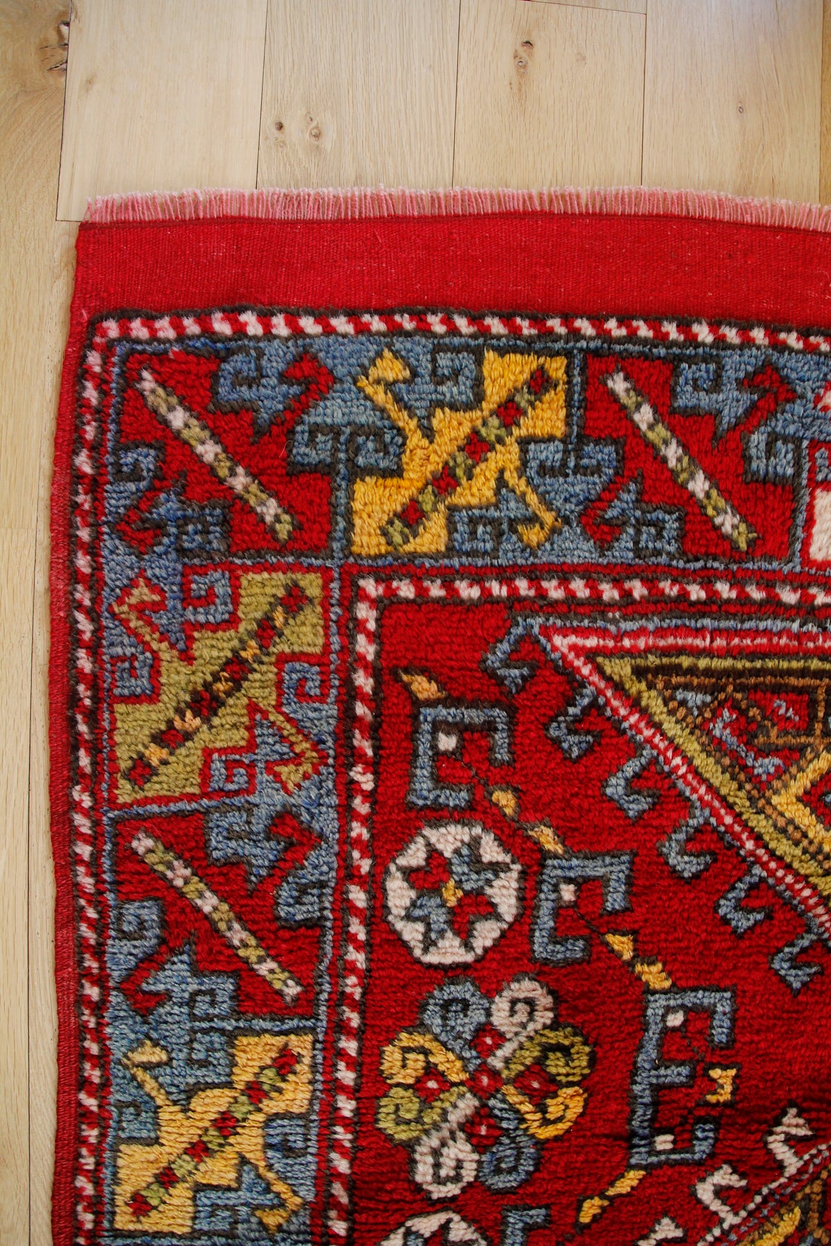 Handmade Vintage Turkish Medium Rug 3'9" X 6'1"