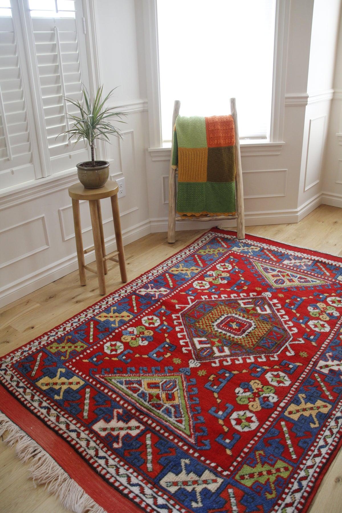 Handmade Vintage Turkish Medium Rug 4'5" X 7'