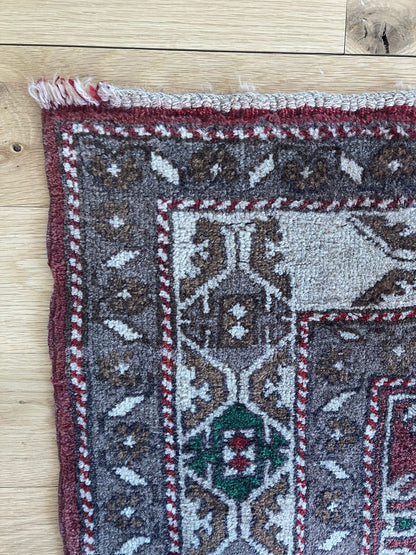 Handmade Vintage Turkish Medium Rug 5' X 7'5"