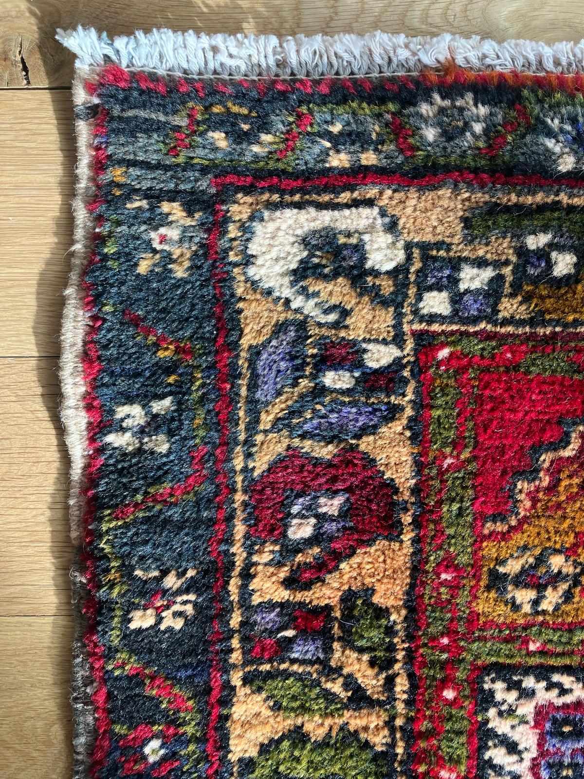 Handmade Vintage Turkish Medium Rug 4'5" X 7'9"