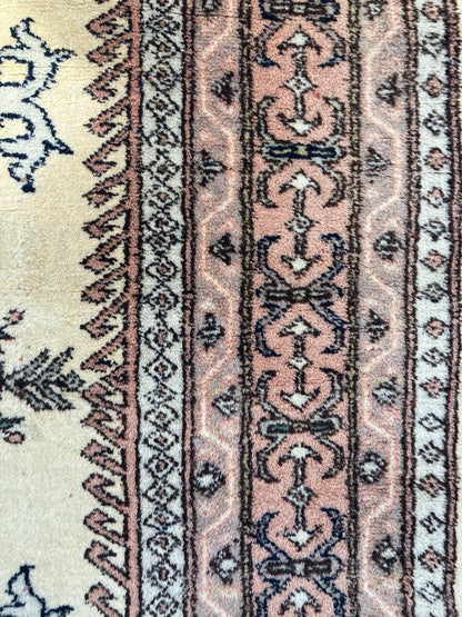 Handmade Vintage Turkish Medium Rug 4'5" X 6'6"