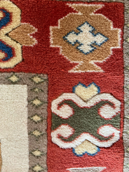 Handmade Vintage Turkish Medium Rug 4' X 6'3"