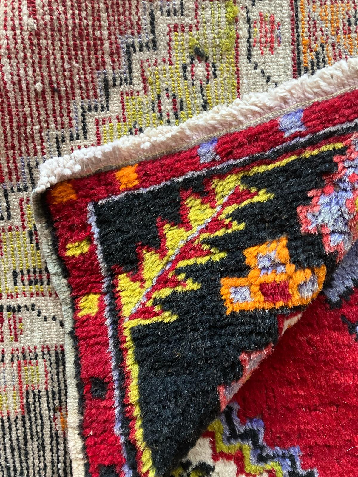 Handmade Vintage Turkish Small Rug 2'8" X 5'6"