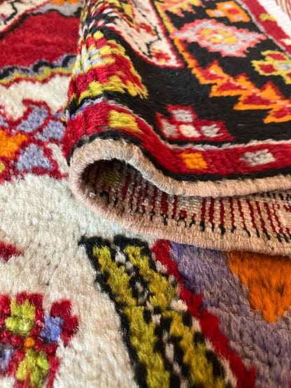 Handmade Vintage Turkish Small Rug 2'8" X 5'6"