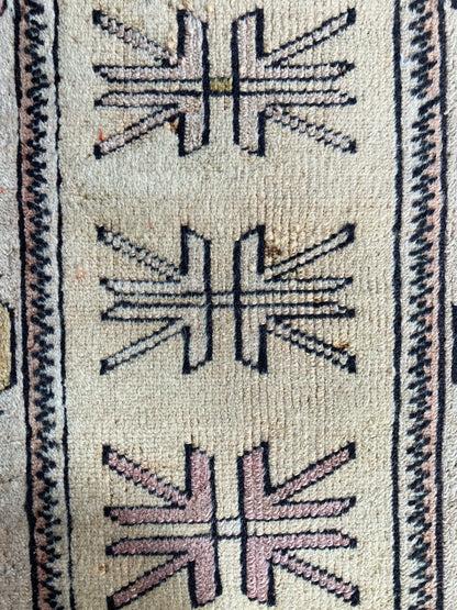 Handmade Vintage Turkish Small Rug 2'5" X 5'8"