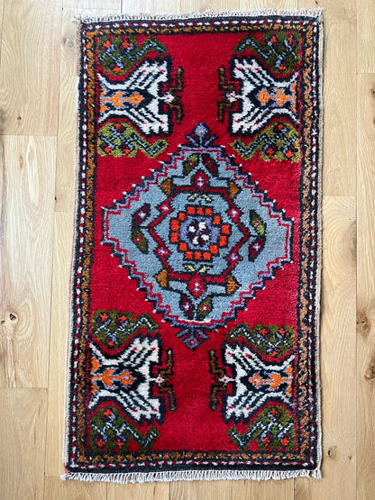 Handmade Vintage Turkish Entryway Rug 1'9" X 3'1"